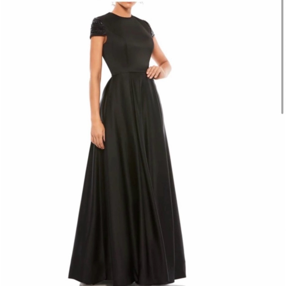 MAC DUGALL GOWN